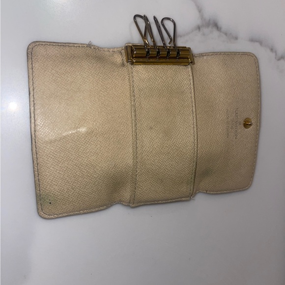 Authentic Louis Vuitton Damier Azur 4 ring key holder - Picture 8 of 16